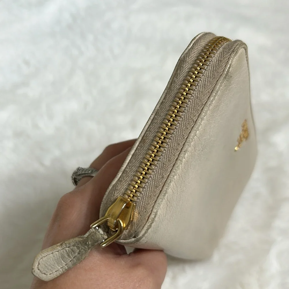 Prada Zip Continental Leather wallet - Picture 10 of 17